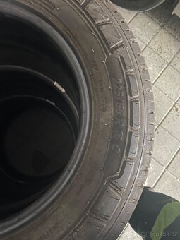 Michelin AGILIS 225/65 15 C - 5
