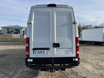 Prodám Iveco Daily 2.3HPT. 93kw. 35S13. 6 míst. Tažné zař.: - 5