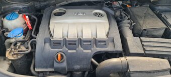 VW Touran Cross 2,0 TDi 125 Kw..7 míst - 5