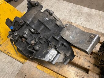 VOLVO 2.4D 96KW - PŘEVODOVKA 5Q M56L2 - 5