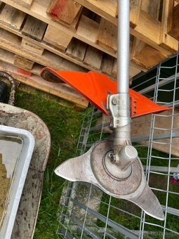 Křovinořez Husqvarna - 5