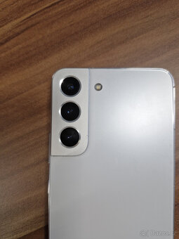 SAMSUNG Galaxy S22 - 5
