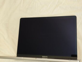 MacBook Pro 13" 2019 8GB - 5