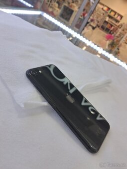 Apple iPhone SE 2020 64GB - 5