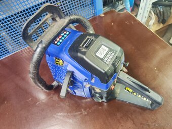 Motorová pila Woodcote 5200 (HECHT) na náhradní díly. - 5