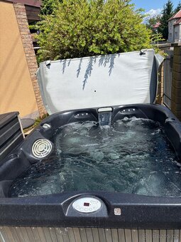 Prodám starší vířivku Jacuzzi J-325 - 5