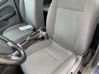 Ford Focus 1.4i - 5