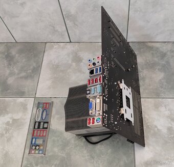ZÁKLADNÍ DESKA GIGABYTE GA-Z68X-UD3H-B3 - 5