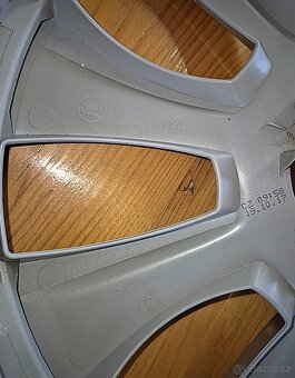 Poklice originál ŠKODA R17 - 5