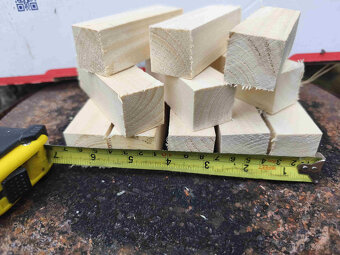 Lipové hranolky na figurky, různé rozměry na přání - 5