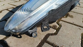 Přední světlo Ford Fiesta 2013 - 2017 pravé - 5