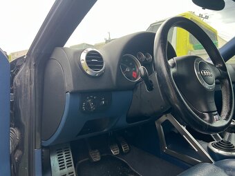 Interiér Audi TT - 5