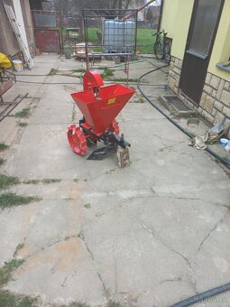 Sazeč brambor VARI - 5