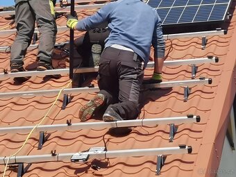 Montážní úchyt pro fotovoltaiku na šikmou plechovou střechu - 5