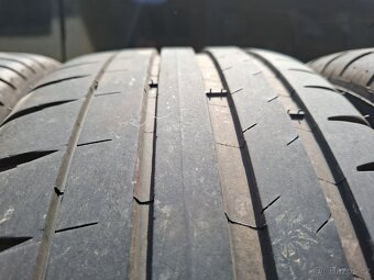 Kola Ford R18 - 5