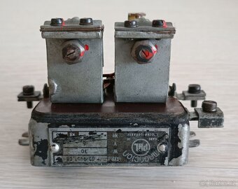 relé MAGNETON PAL - 70 W , 6 V na předváleč.motocykl JAWA,ČZ - 5