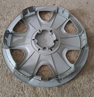 Poklice Škoda Fabia ll. Octavia atd.. 15" - 5