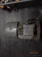Motor s brzdou a elektrickou skříní - 5