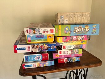 Hračky, puzzle, odrazedlo, auticka panenky - 5