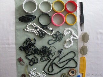 Retro korálky,bižuterie,drobnosti,galanterie,knoflíky různé - 5