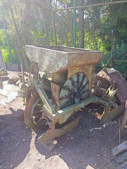 PRODEJ ZEMĚDĚLSKÝCH STROJŮ - 5