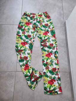Nové široké letní dámské kalhoty haremky vel S 36 s květy - 5