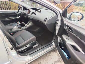 Prodám Honda Civic 8g 1.4. i-vtec 73 kw rok 2011 - 5
