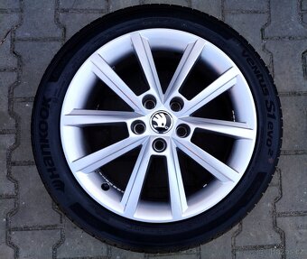 Alu kola originál Škoda Octavia III 5x112 R17 Teron - 5