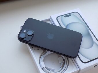 APPLE iPhone 15 256GB Black - ZÁRUKA - TOP STAV - 100% BAT. - 5