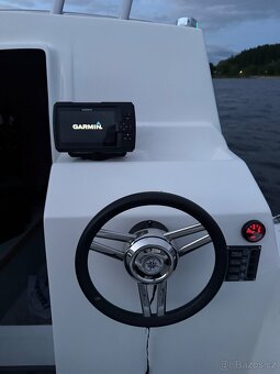 Kajutová loď 555 FISH s motorem SUZUKI 20HP vč. vleku - 5