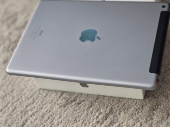 Apple iPad 6. generace 32gb Wi-Fi + Cellular - 5