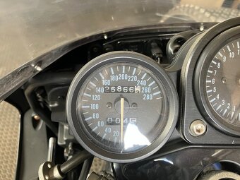 Suzuki GSX R 750 - 5