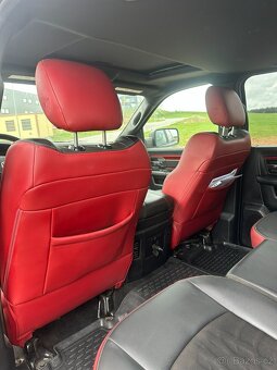 Dodge RAM Rebel 5.7 HEMI - 5