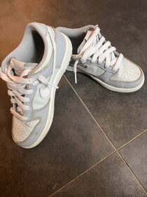 Kožené tenisky Nike Dunk Low Grey vel. 33 - 5