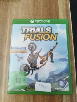 Hry na Xbox one a jedna series x - 5