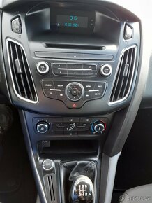 Ford Focus 1.6 benzín 77 kw 2017/9 koupeno v ČR - 5