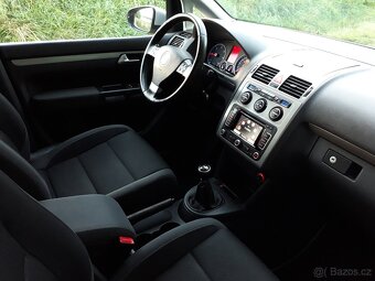 VW TOURAN 1.6MPI 75KW FREESTYLE 2010 BENZÍN 168000KM 7 MÍST - 5