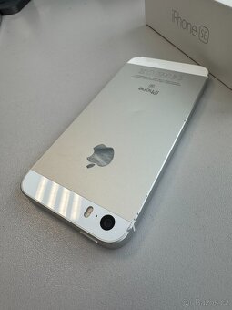 iPhone SE (1. generace) 32GB, stříbrný, hezký stav - 5