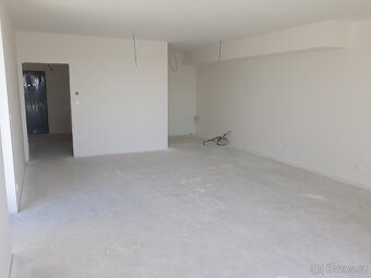 4+kk 112m2, terasa 95m2, skl.kóje 12m2 - 5