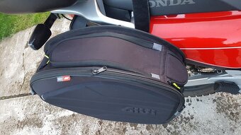 Boční brašny Givi - 5