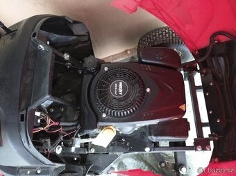 Zahradní traktůrek HECHT - 5