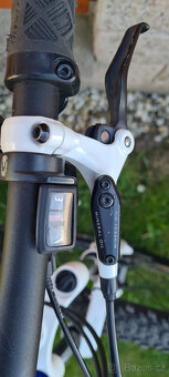 Prodám dámské kolo Specialized Jett velikosti L/19 - 5