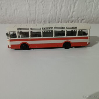 Prodám 5ks kovových modelů autobusů 1:72 - 5