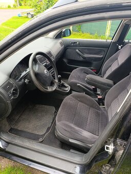 Volkswagen Golf Variant 1.6 16 V (77 kW), rok 2002, kombi - 5