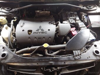 Outlander 2,4i - 5