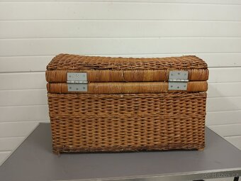 Starožitný proutěný kufr - 5