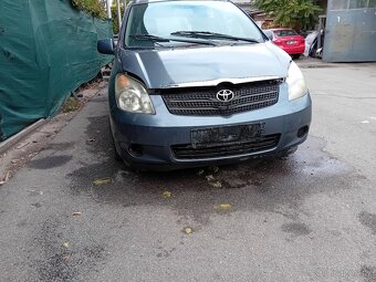 TOYOTA COROLA VERSO - 5