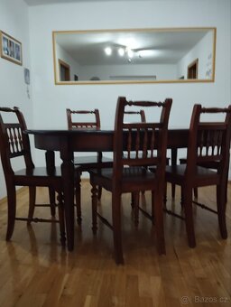 Dřevěný jídelní stůl + 6 židlí(rozkládací) - 5