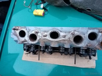 Hlava motoru ŠKODA - 5