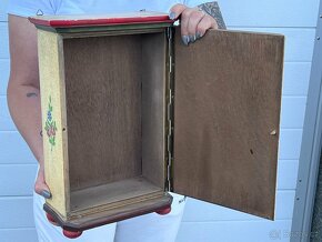 Dřevěná malovaná skříňka krásný kus - 5